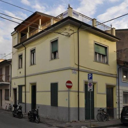 Altido Apt For 8 With Huge Terrace In Old Town Of 维亚雷焦 外观 照片