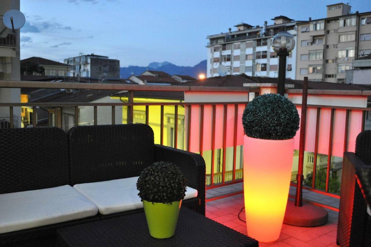 Altido Apt For 8 With Huge Terrace In Old Town Of 维亚雷焦 外观 照片